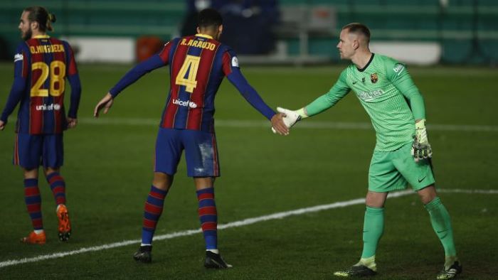 บาร์เซโลนาชนะ true Sociydad with                 BAR ในภาษาสเปน La Liga